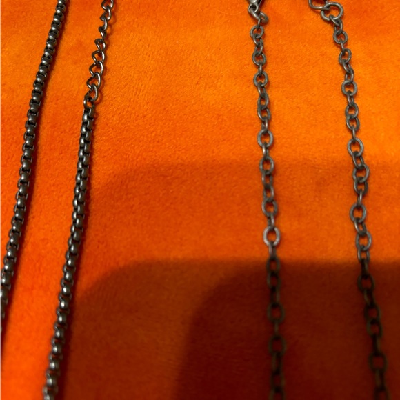 2 Necklaces - Picture 3 of 4